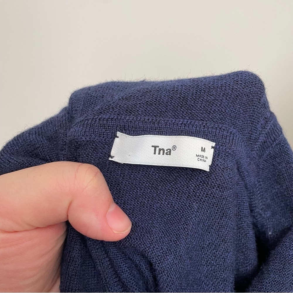 Aritzia TNA 100% Merino Wool Navy Blue Knit Hoodie Size Medium - Picture 5 of 7